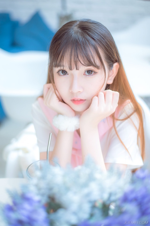 娜娜问我，那你朋友有对你说些什么吗？我说，我只看望过他一次，时间特别短，他问了问我的情况，说，你快回去吧，这都录着呐，估计这次是够呛了。死倒是没有什么可怕的，怕的就是知道自己怎么死。你可要一定要死于意外啊，这样才不害怕。你知道什么最可怕，就是害怕。娜娜睁大了眼睛，说，有这么说自己朋友的吗？我说，你要习惯他，他这是真心祝福你。——韩寒《我想和这个世界谈谈》